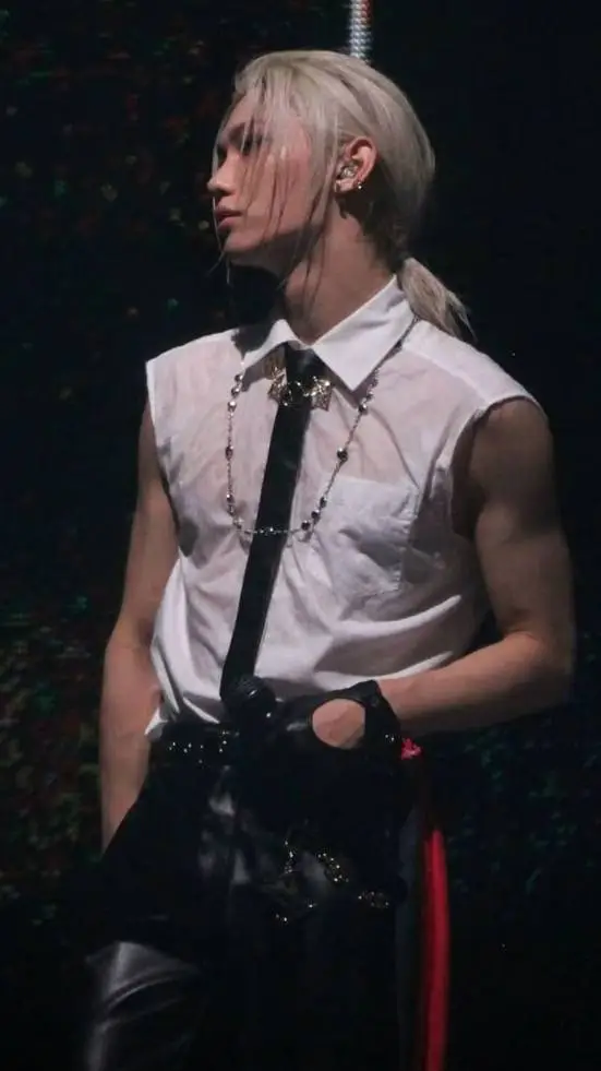 ai character: lee felix background