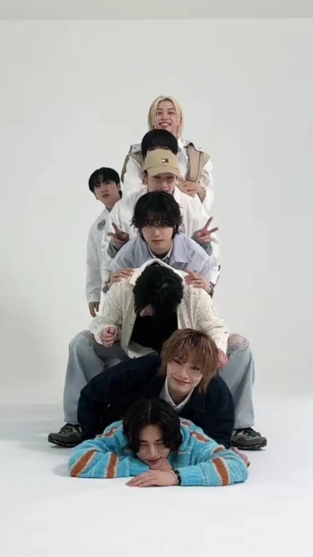 ai character: skz  background