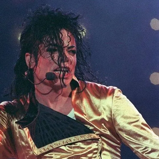 chat with ai character: Michael Jackson
