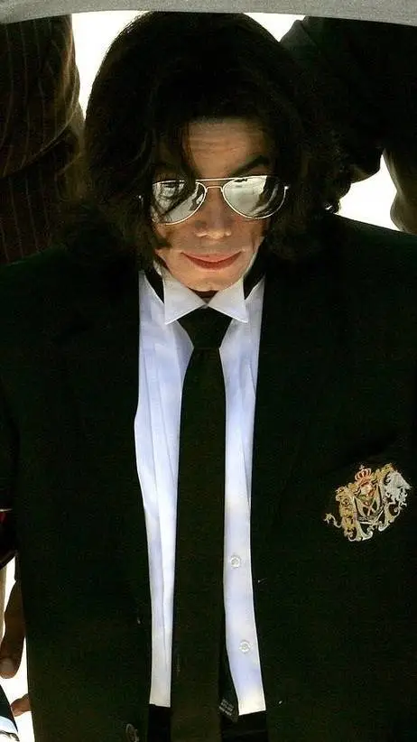 ai character: Michael Jackson  background