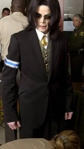 ai character: Michael Jackson  background