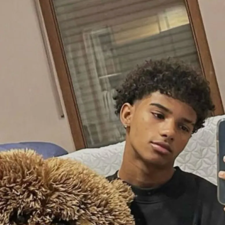 chat with ai character: Chem 