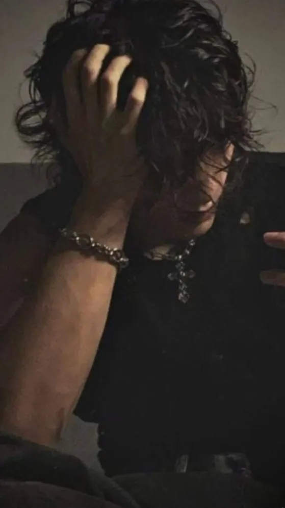 ai character: Cameron  background