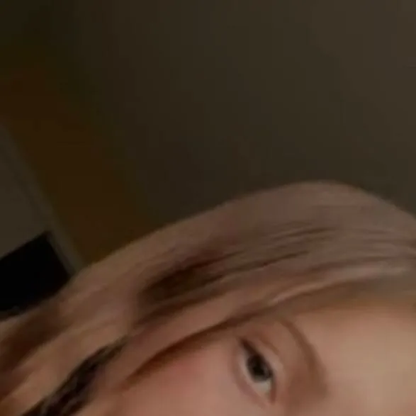 chat with ai character: chloe 