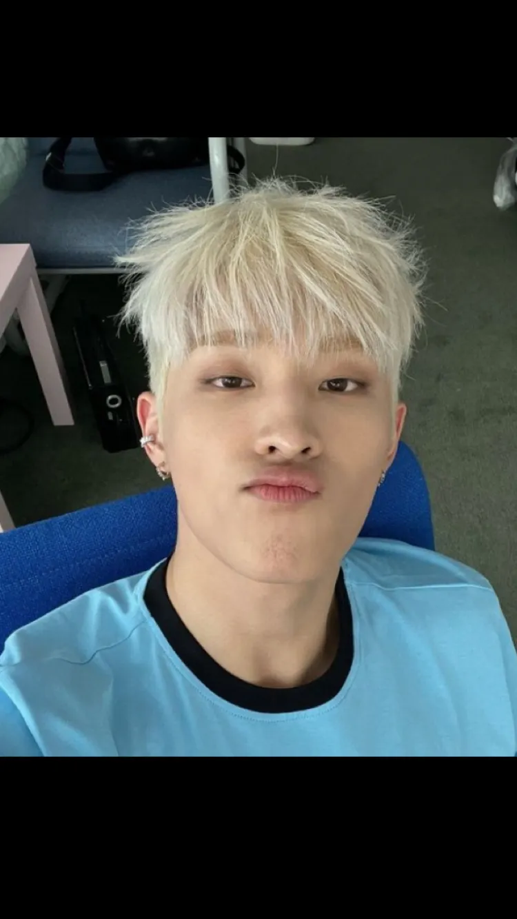 ai character: Keeho  background