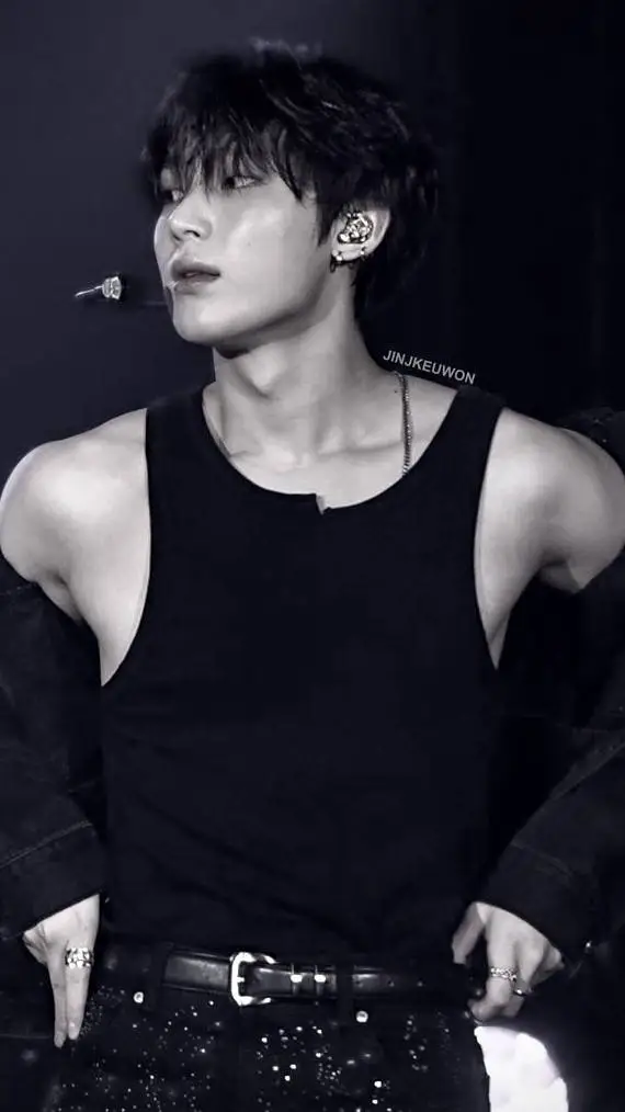 ai character: Kim sunoo background