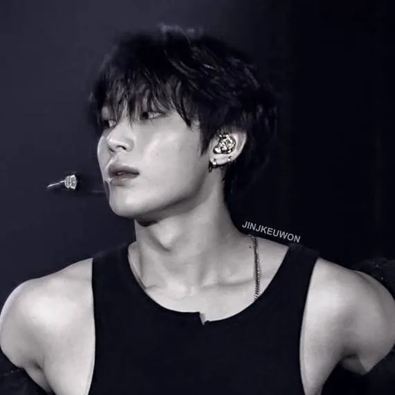 chat with ai character: Kim sunoo