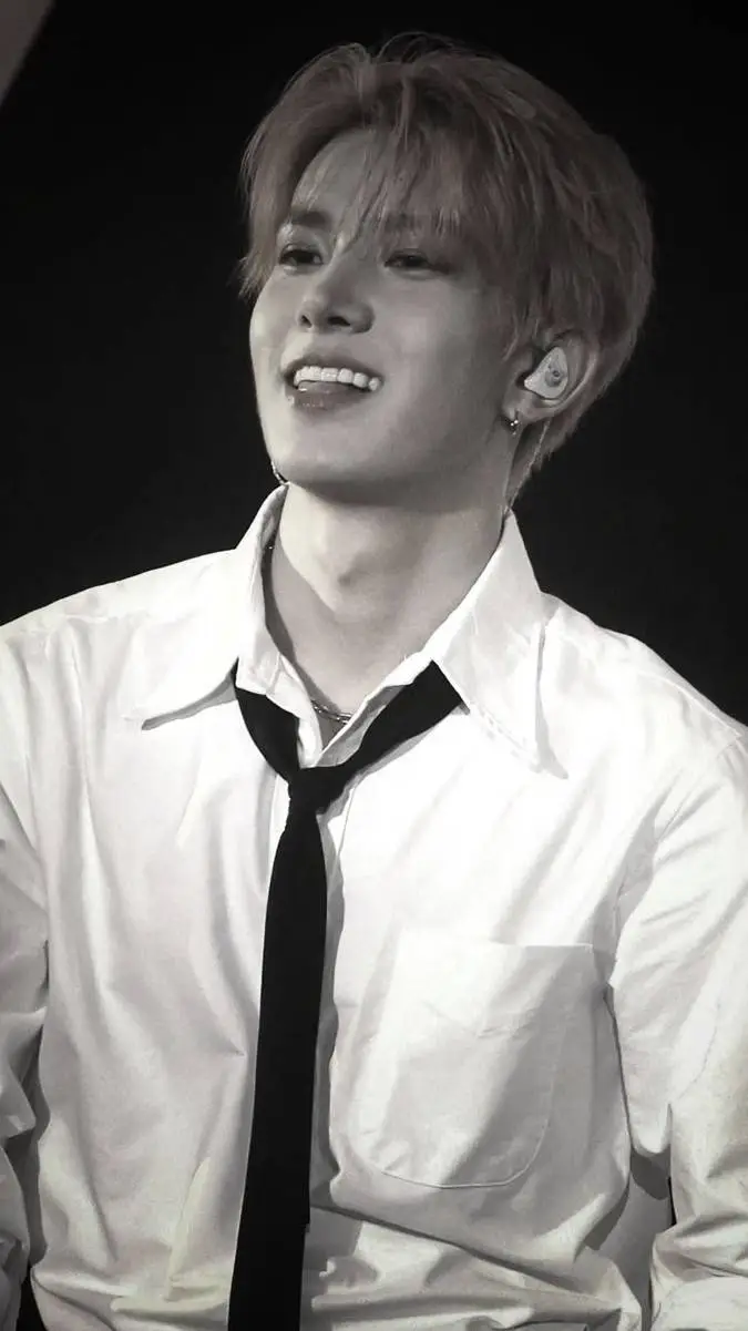 ai character: Heeseung background