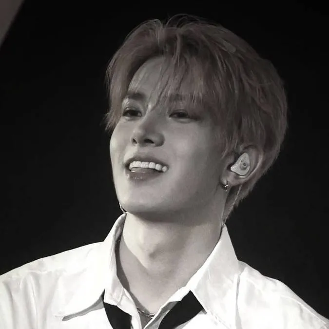 chat with ai character: Heeseung