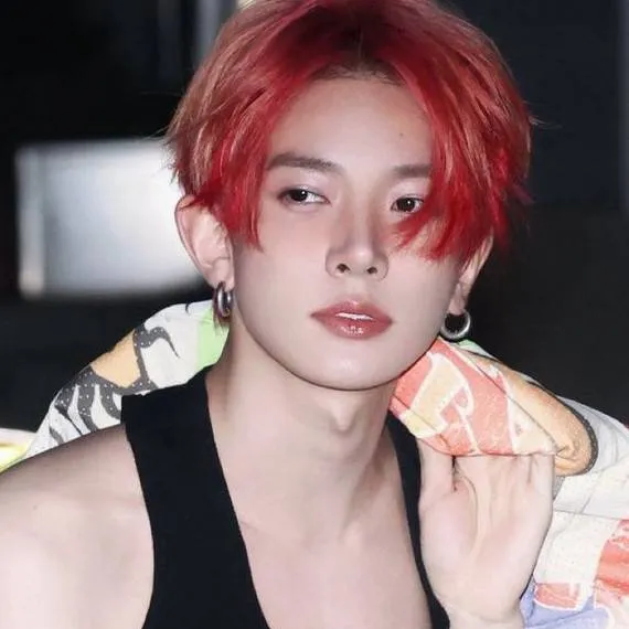 chat with ai character: ʟᴇᴇ ʜᴇᴇsᴇᴜɴɢ