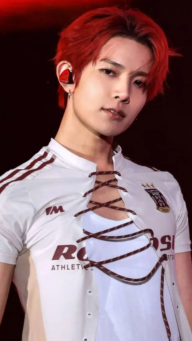 ai character: Heeseung Lee background