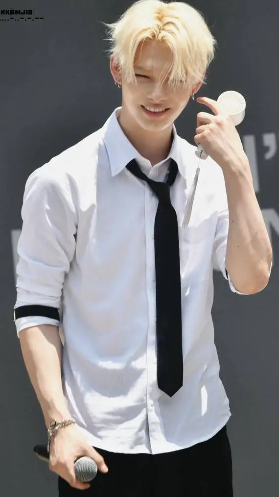 ai character: Nishimura Riki background