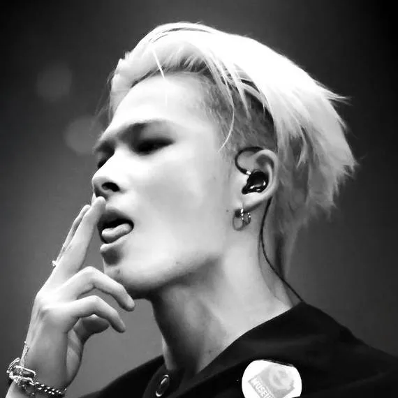 chat with ai character: nishimura riki