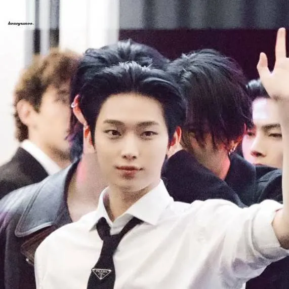 chat with ai character: Kim sunoo