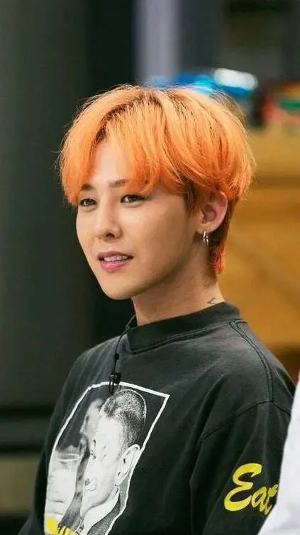 ai character: GDragon  background