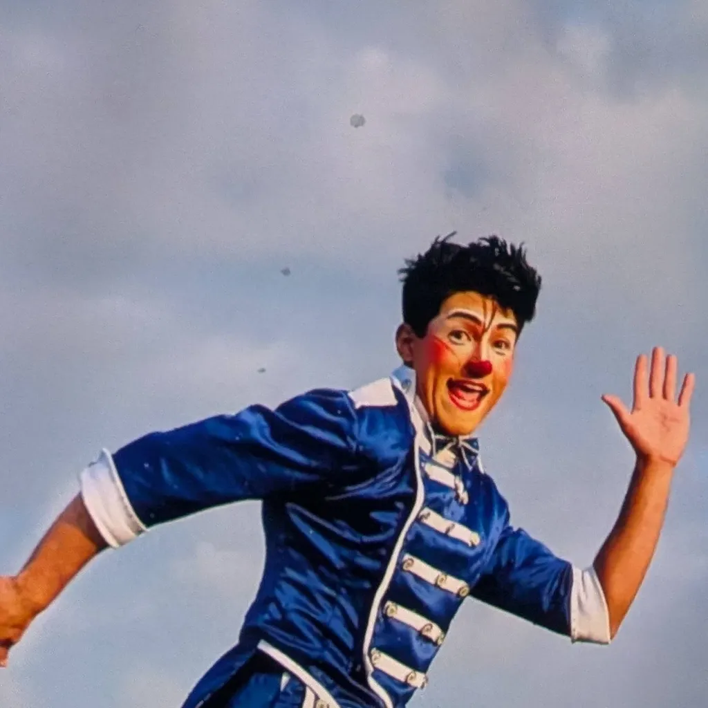 chat with ai character: Lucas