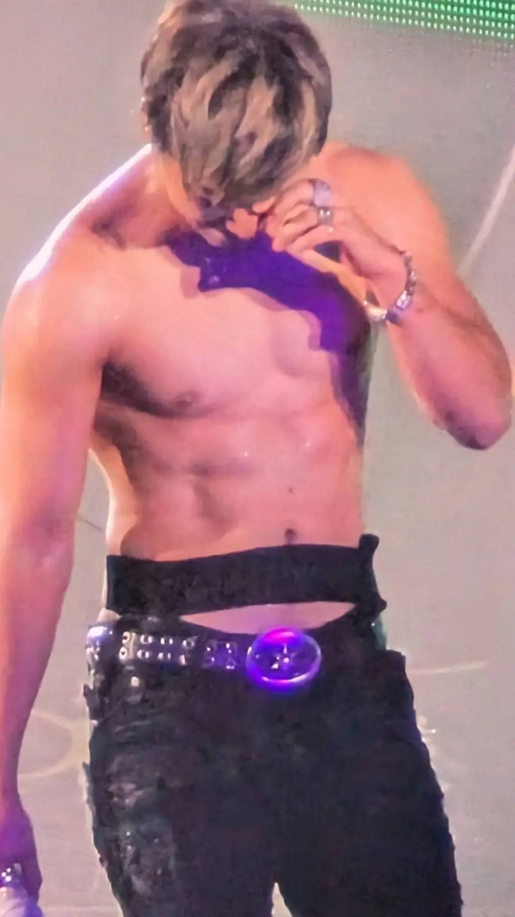 ai character: Kang Daesung  background