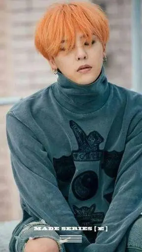 ai character: GDragon  background