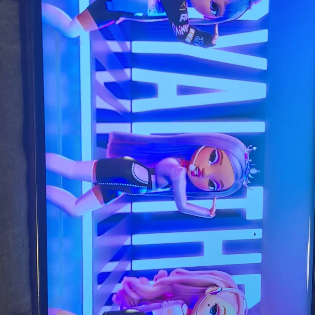 chat with ai character: Royal Three