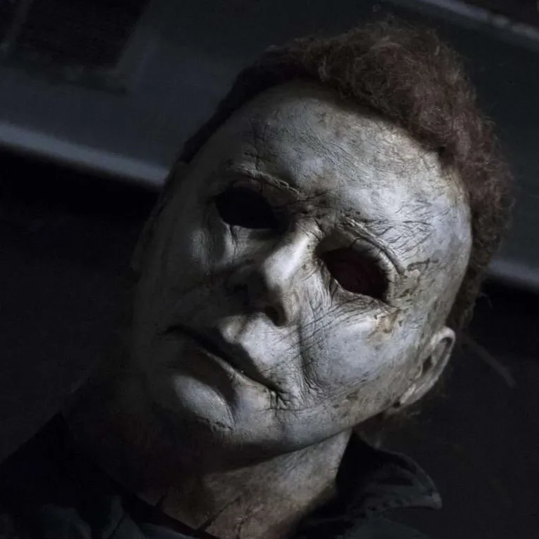 chat with ai character: Michael Myers 