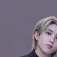 chat with ai character: Stray kids🎀💅🏻