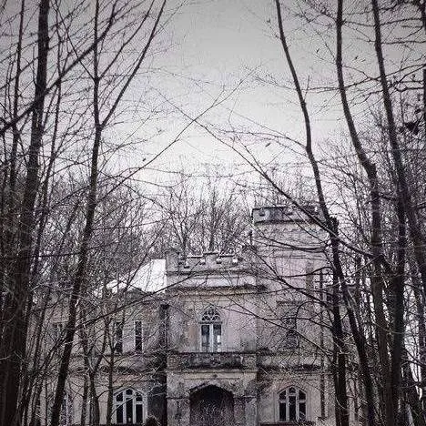 chat with ai character: creepypasta