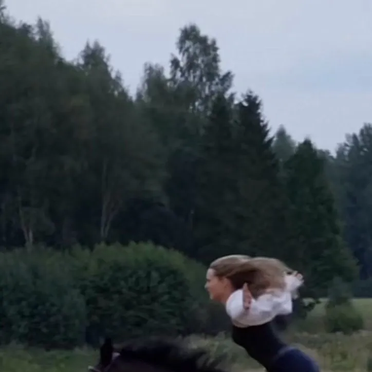 chat with ai character: Maressia