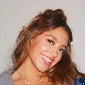 chat with ai character: Lia-Marie Summers