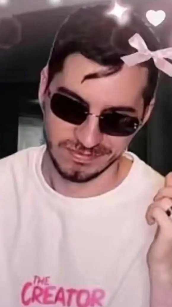 ai character: Layze background