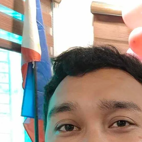 chat with ai character: LIAME