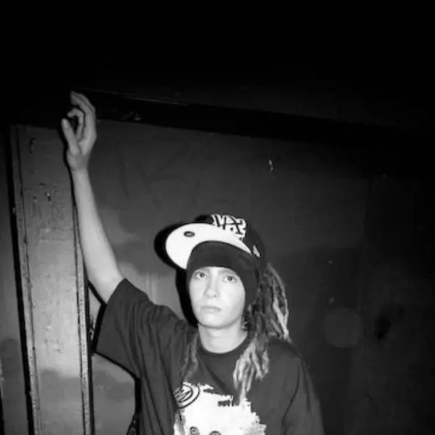 chat with ai character: Tom Kaulitz 