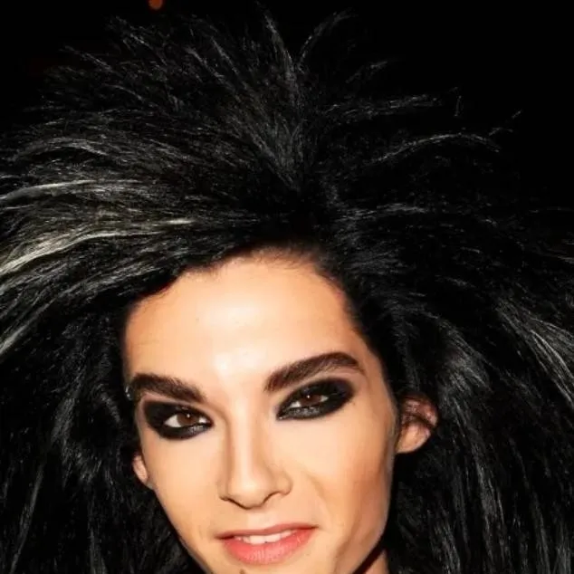 chat with ai character: 🎸Bill Kaulitz 🎸 