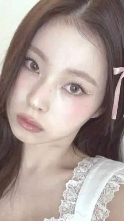 ai character: Rosy background