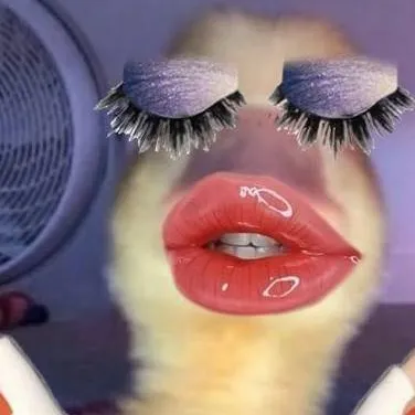 chat with ai character: emiijoinitramurals