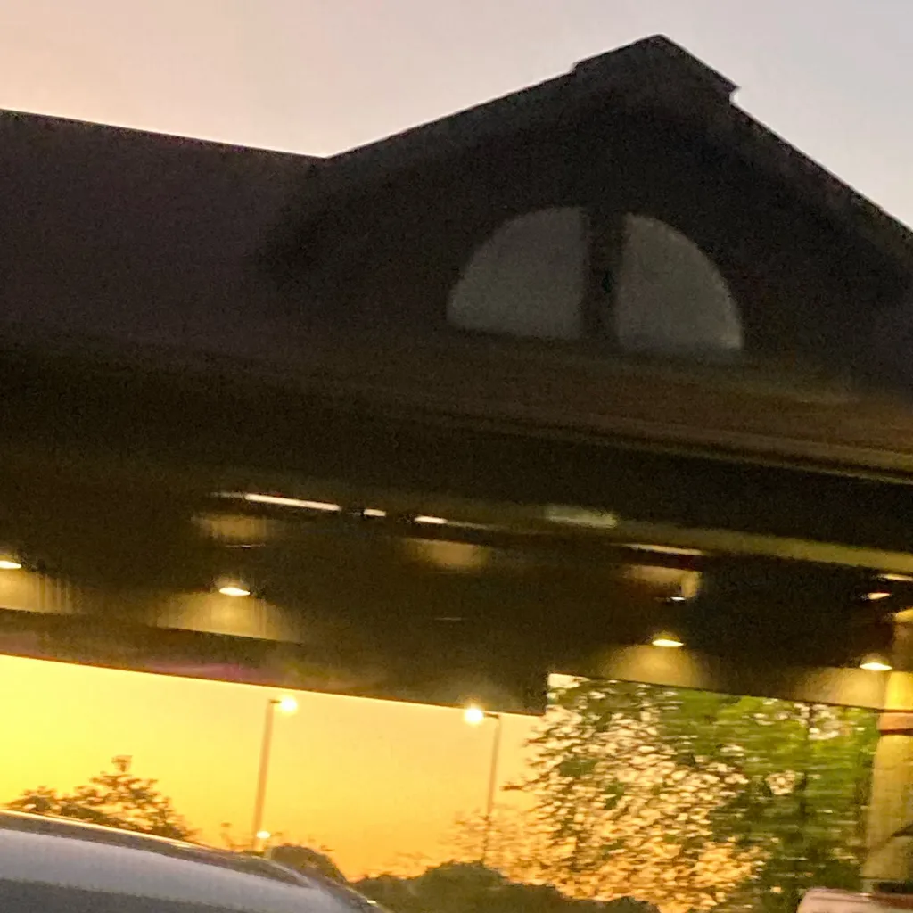 chat with ai character: Harveyy