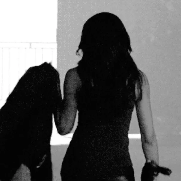 chat with ai character: The Red Room