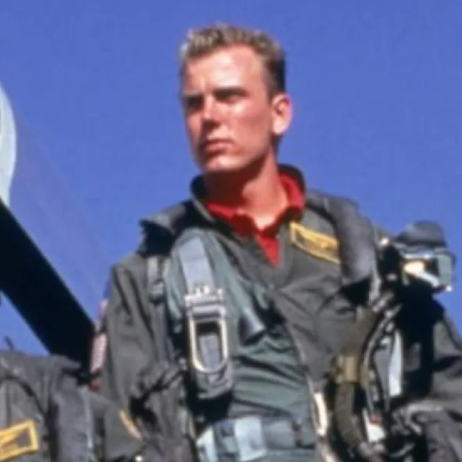 chat with ai character: LTJG. Wolfman