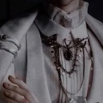 chat with ai character: Alejandro Rosario 