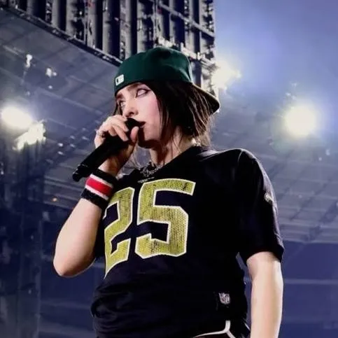 chat with ai character: billie