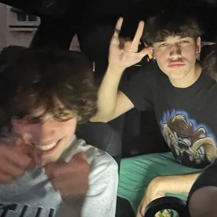 chat with ai character: sturniolo triplets