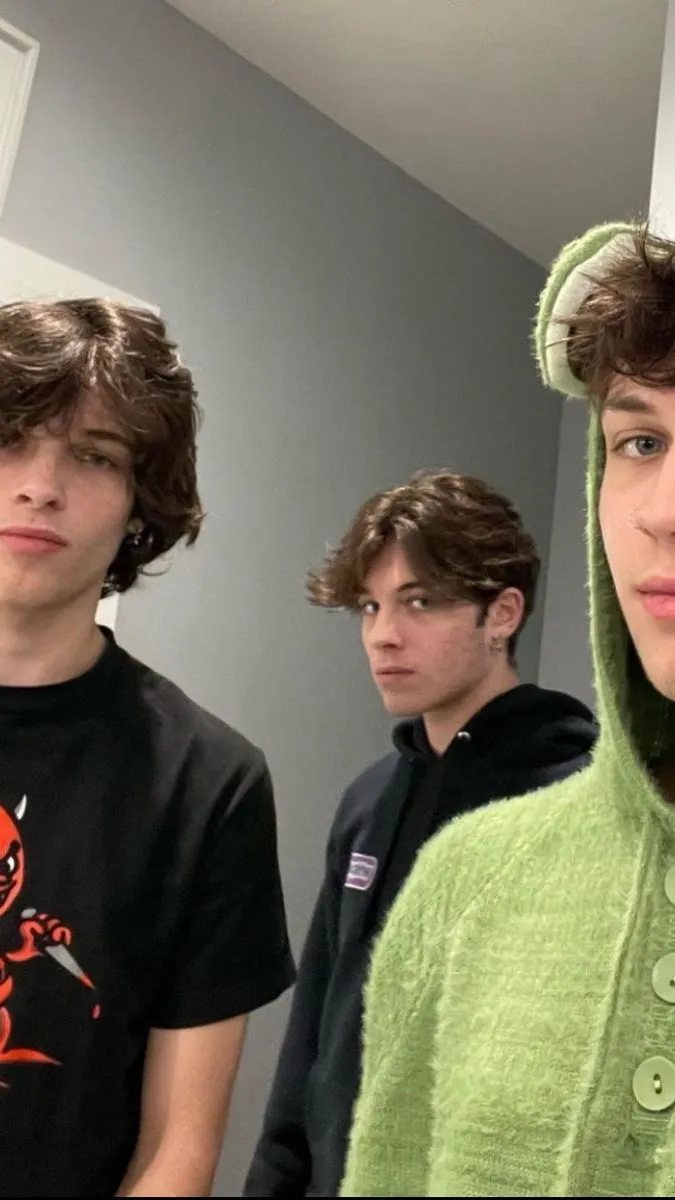 ai character: Sturniolo triplets background