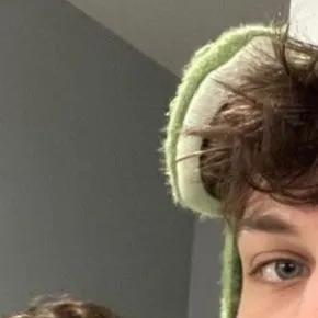 chat with ai character: Sturniolo triplets