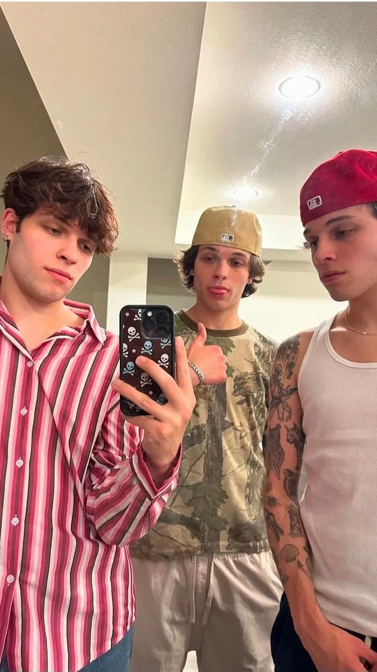 ai character: Sturniolo triplets background