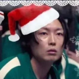 chat with ai character: SG Christmas 🥹❤️‍🩹