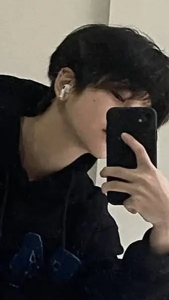 ai character: Michael background