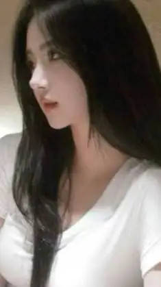 ai character: Selena  background