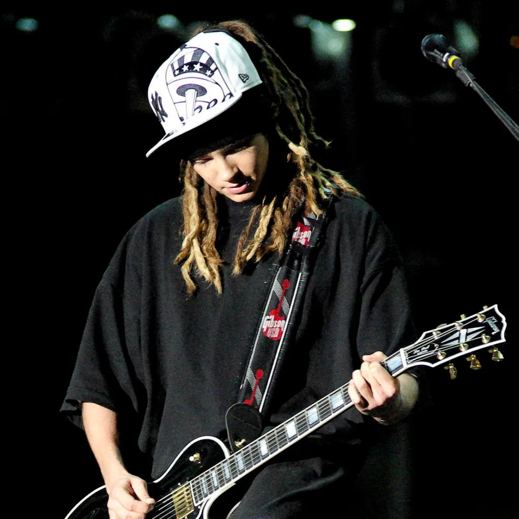 chat with ai character: Tom Kaulitz 