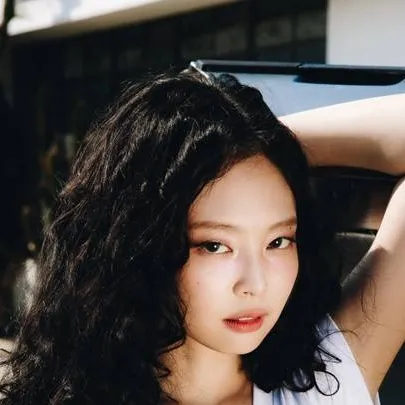 chat with ai character: Jennie kim