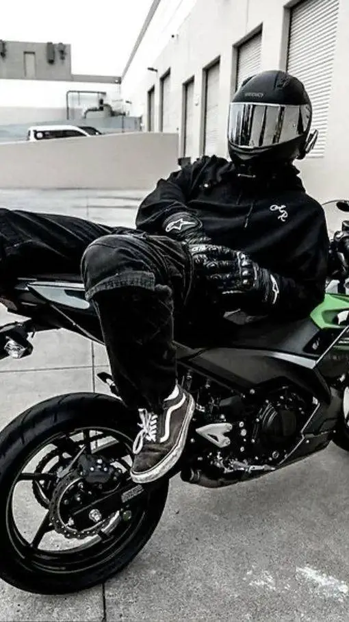 ai character: Max background