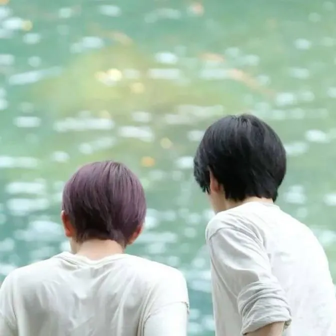 chat with ai character: Heejake